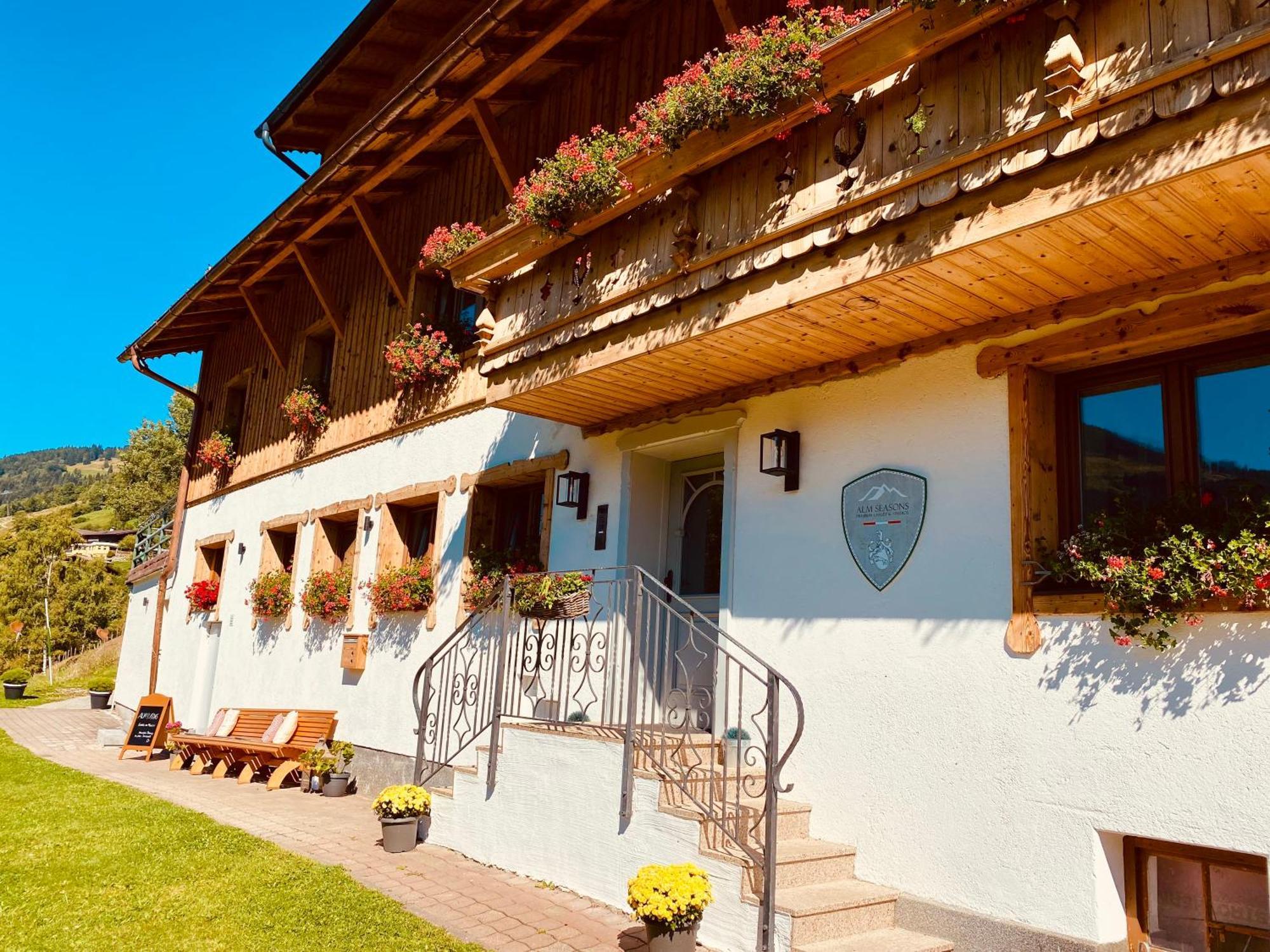 Alm Seasons Premium Chalet & Studios سالباخ هينترغليم المظهر الخارجي الصورة